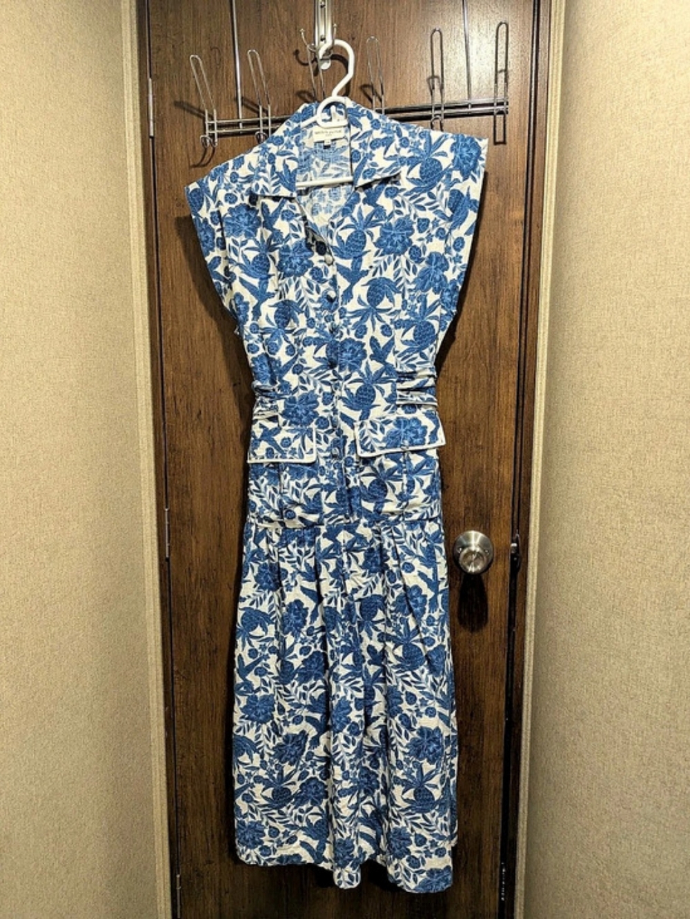 Miss June Tilda Floral Midi Dress in Blue & Cream Size Small/Medium Like New